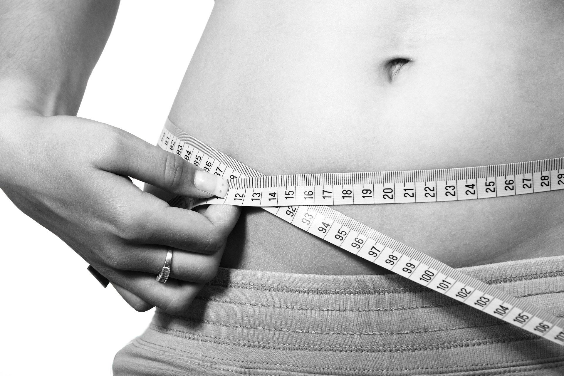 Cum să strângeți pielea de pe stomac după ce ați pierdut în greutate sau a născut?