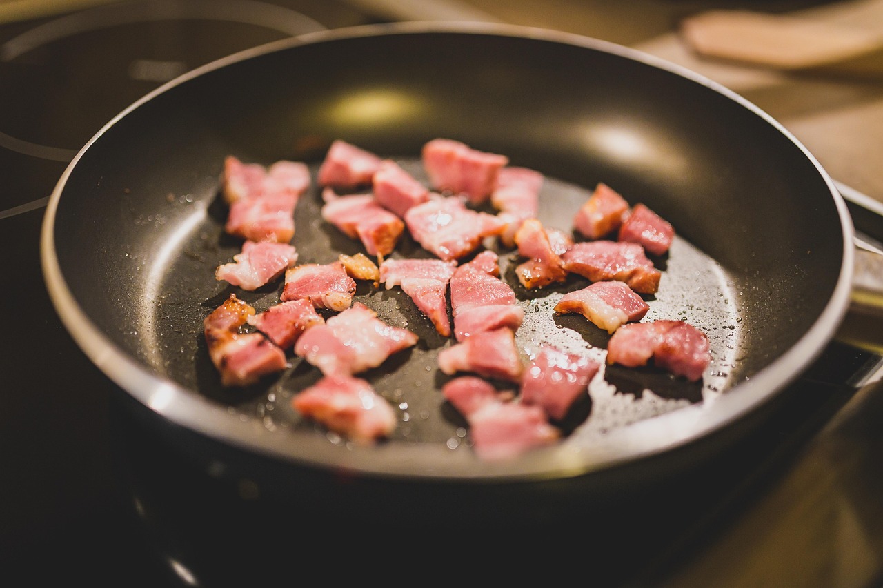 Bacon în tigaie